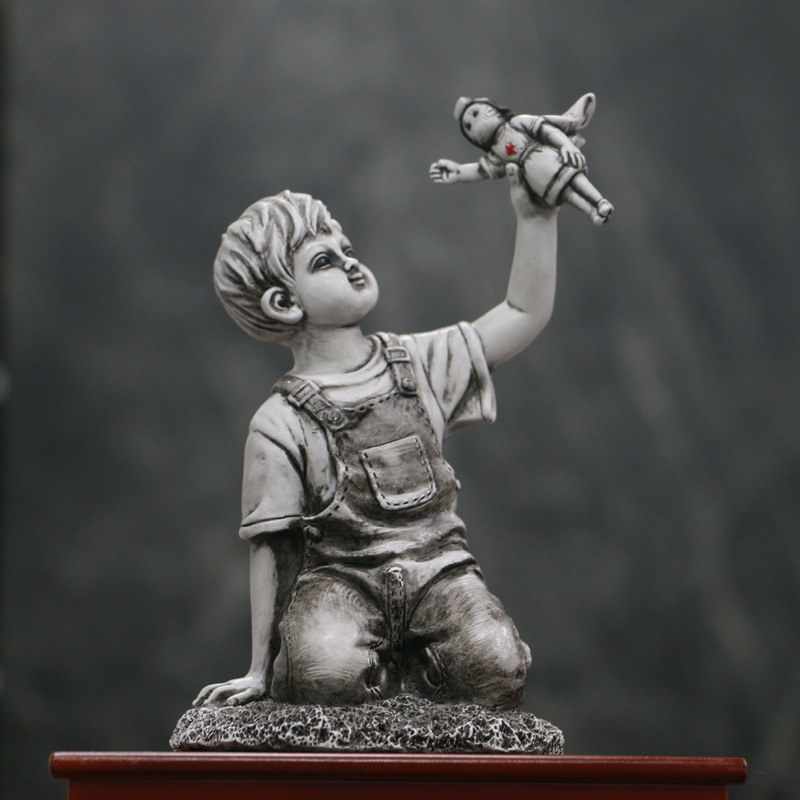 Banksy Statuette Art Crafts Tr - Art And Craft For Mother'S Day ulasan dan harga